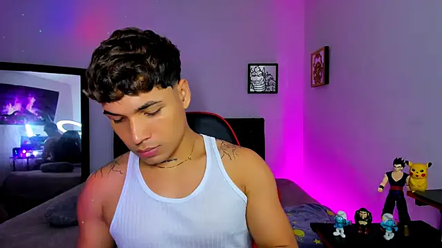 Snapshot of Adams_Collins chatting on 10.01.25 Adams Collins online show from 10.01.25