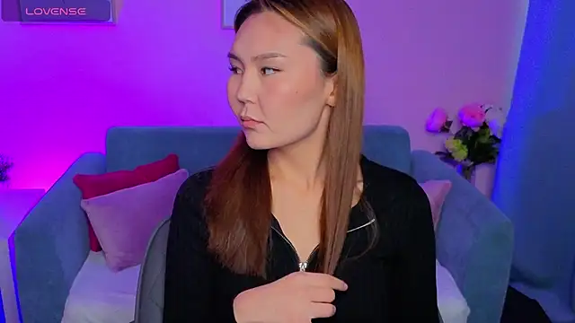 NelliBloomm online show from 09.30.25