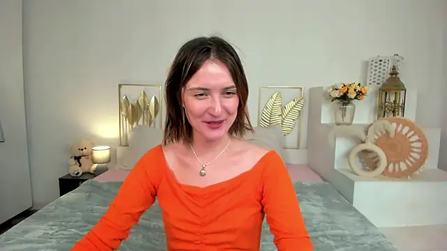 Snapshot of Rimma_Kallas chatting on 09.24.25 Rimma Kallas online show from 09.24.25