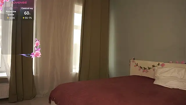 IveyJomes online show from 10.04.25