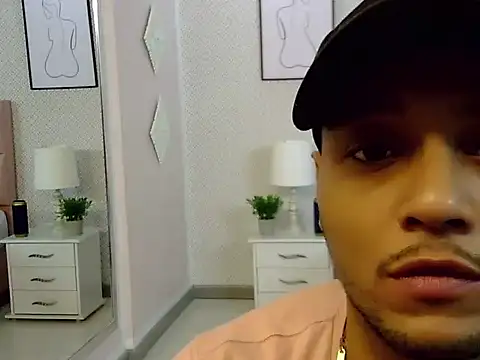 Max Rivers online show from 10.04.25