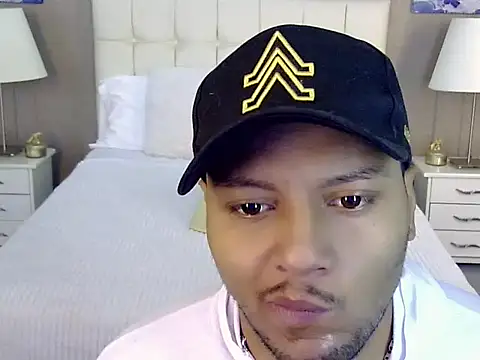 Max Rivers online show from 10.07.25