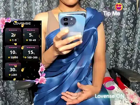 Snapshot of Queen-Bee143 chatting on 02.03.26 Queen-Bee143 online show from 02.03.26