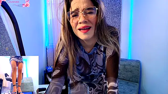 Sally Ricci online show from 11.28.25