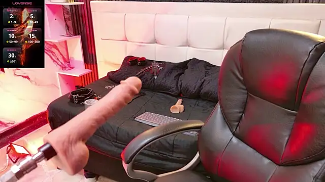 Snapshot of MaraBlake_ chatting on 02.08.26 MaraBlake online show from 02.08.26