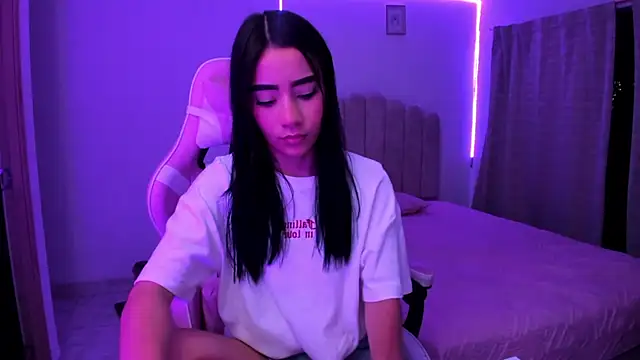 ISABELFORYOU1 online show from 10.06.25