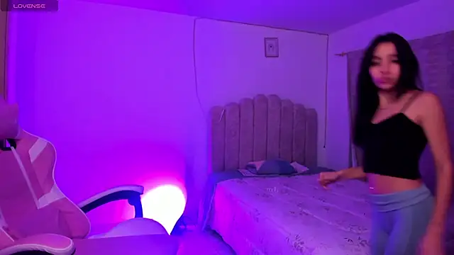 ISABELFORYOU1 online show from 10.18.25