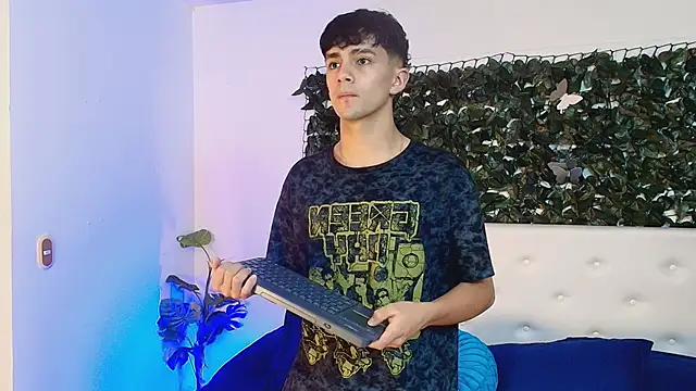 Axel Draven online show from 10.21.25