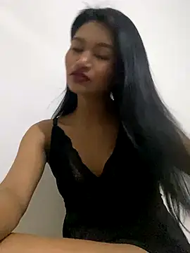 Snapshot of fenixzara chatting on 10.01.25 fenixzara online show from 10.01.25
