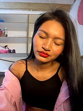 Snapshot of fenixzara chatting on 10.10.25 fenixzara online show from 10.10.25