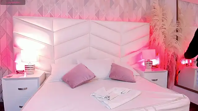 Charlotte hall  online show from 09.27.25