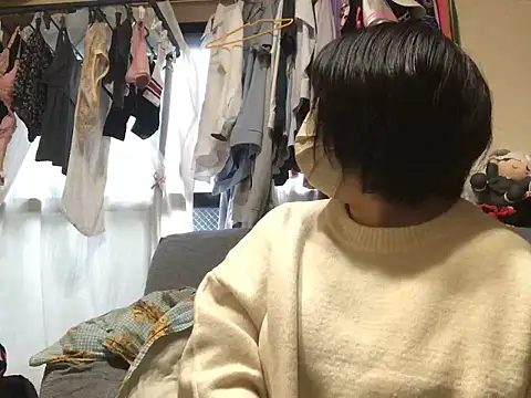 Snapshot of tsu_ka_sa chatting on 10.22.25 tsu ka sa online show from 10.22.25
