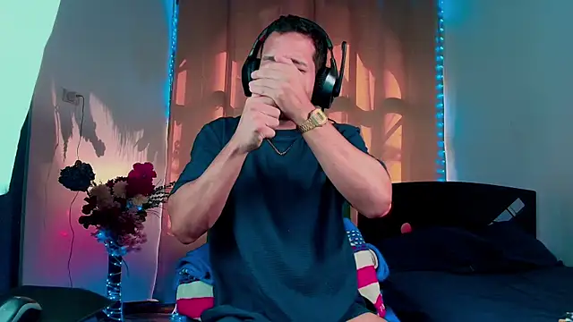 LucasGaeel online show from 10.16.25