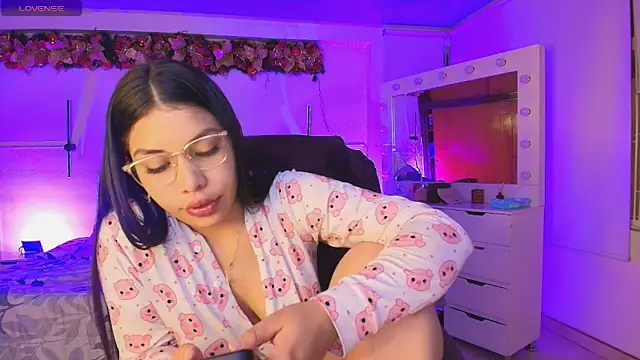 kloe28 online show from 12.23.25