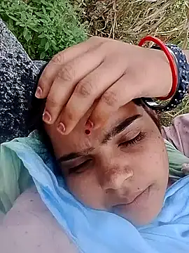 Snapshot of Cuty_nensi chatting on 10.08.25 Cuty nensi online show from 10.08.25