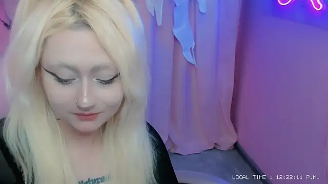 JuliaSharkk online show from 10.28.25