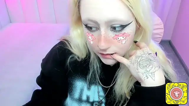 Snapshot of JuliaSharkk chatting on 11.09.25 JuliaSharkk online show from 11.09.25