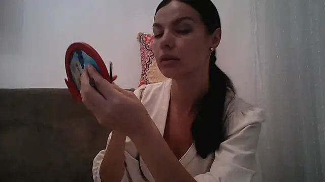 Snapshot of Lorivell chatting on 10.31.25 Lorivell online show from 10.31.25