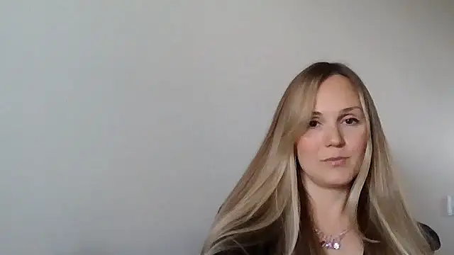 Kyrelinn online show from 10.26.25