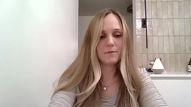 Kyrelinn online show from 11.08.25