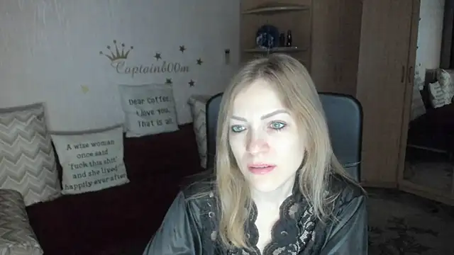 Tiffany Bates online show from 10.15.25