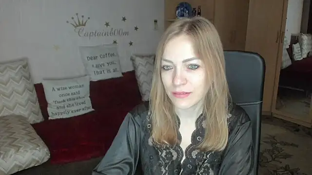 Tiffany Bates online show from 10.25.25