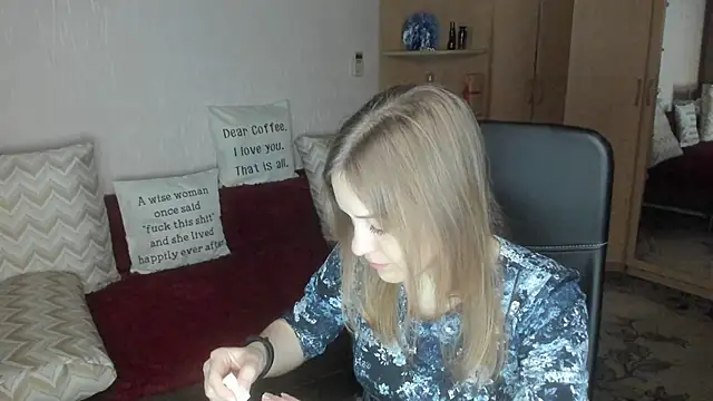 Tiffany Bates online show from 02.01.26