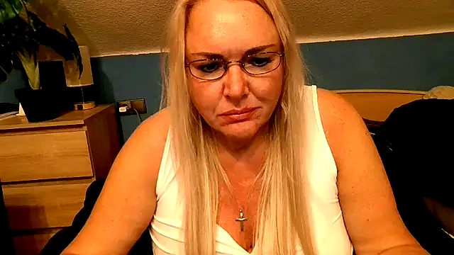 Sandy-Summer online show from 09.29.25