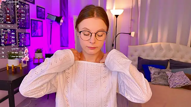 Bubblegum Babe  online show from 10.19.25