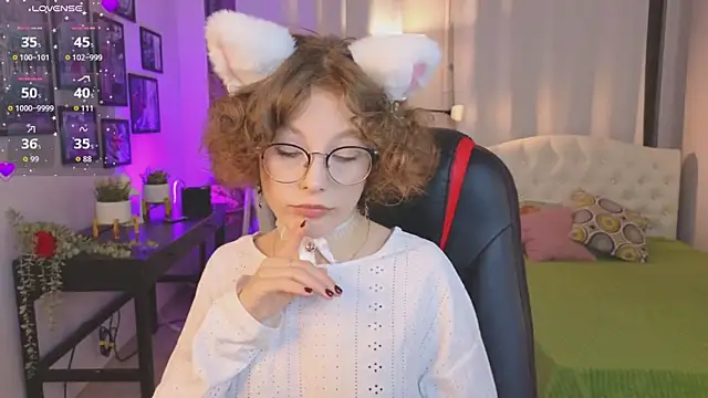 Bubblegum Babe  online show from 10.29.25