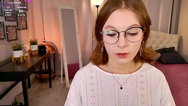 Bubblegum Babe  online show from 11.19.25