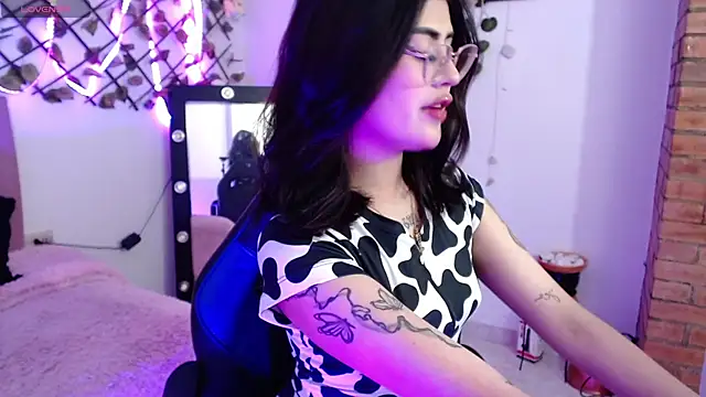 isa bunny18 online show from 10.21.25