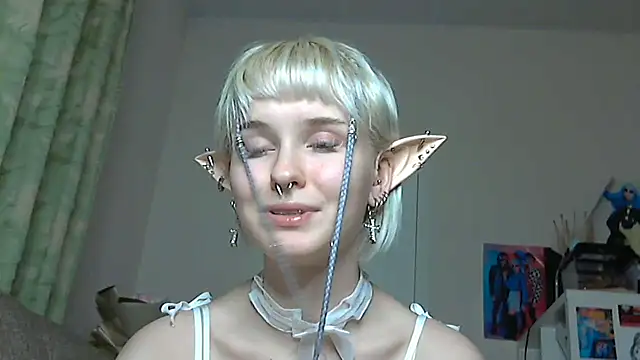 Snapshot of Paradoxy_ chatting on 12.19.25 Paradoxy online show from 12.19.25