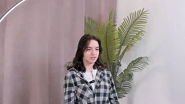 TarahCayne online show from 09.25.25