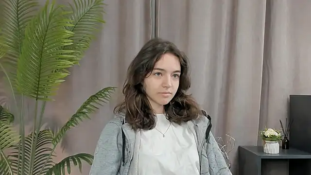 TarahCayne online show from 09.29.25