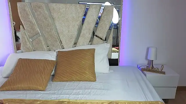 lissastone online show from 10.28.25