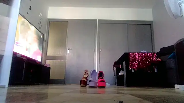 Snapshot of vanessadeesse chatting on 06.18.26 vanessadeesse online show from 06.18.26