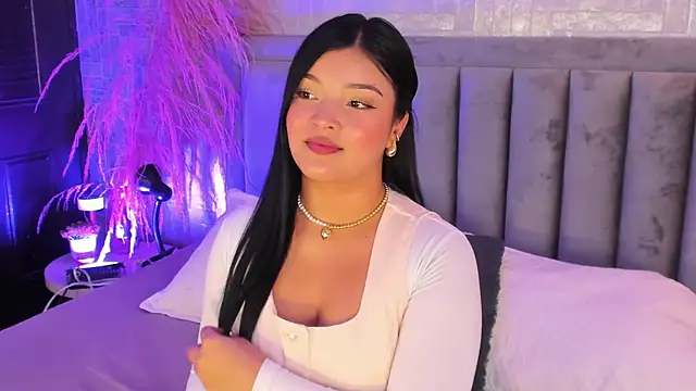 EmmaBlossom online show from 10.23.25