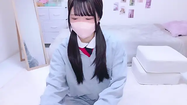 Snapshot of rinochi_ chatting on 10.26.25 rinochi  online show from 10.26.25