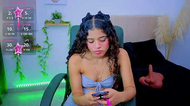 pequitasmedusa9 online show from 11.12.25