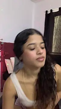 pequitasmedusa9 online show from 11.28.25