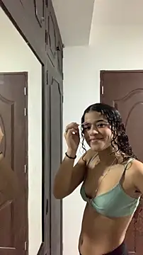 pequitasmedusa9 online show from 11.29.25