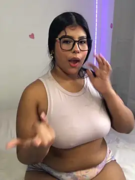 Snapshot of AnaBrowmn chatting on 03.30.26 AnaBrowmn online show from 03.30.26