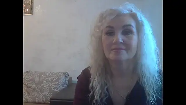 Snapshot of LadySexyBlond chatting on 11.20.25 LadySexyBlond online show from 11.20.25