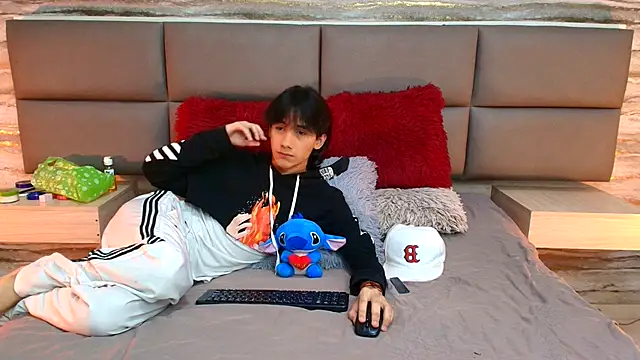 Lovers 21 online show from 10.17.25