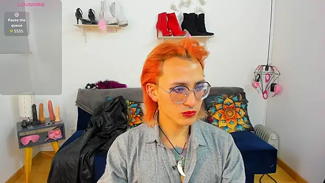 Moon Fox online show from 11.03.25