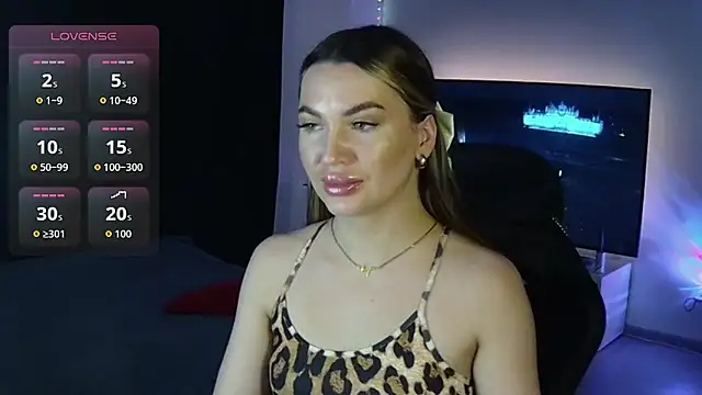 Snapshot of MissMaya__ chatting on 10.03.25 MissMaya online show from 10.03.25