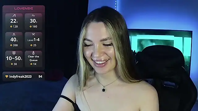 Snapshot of MissMaya__ chatting on 10.06.25 MissMaya online show from 10.06.25