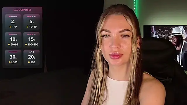 Snapshot of MissMaya__ chatting on 10.08.25 MissMaya online show from 10.08.25