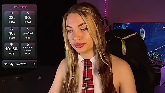 Snapshot of MissMaya__ chatting on 10.21.25 MissMaya online show from 10.21.25